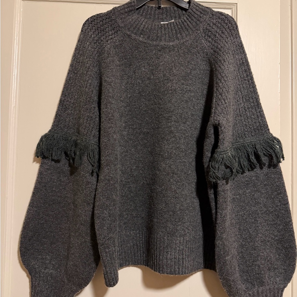 Gray Knit Sweater with Fringe Accents, Ballon Sleeves